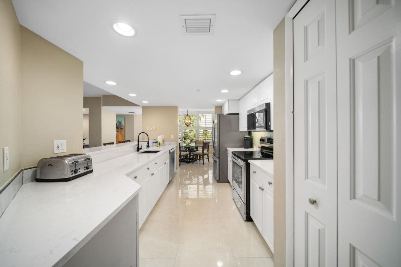 Gullwing Beach Front Resort Fort Myers Beach Exterior foto